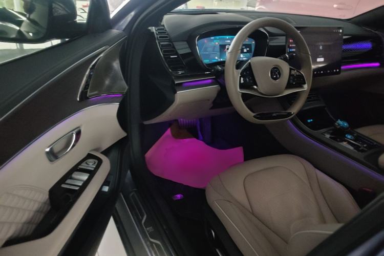 Used BYD Han 2024 EV Glory Edition 610 km All-Wheel Drive "Tian Shen Zhi Jia" Intelligent Driving Model Driver Seat