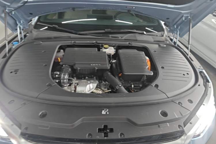 Used BYD Han 2024 DM-i Glory Edition 121KM Prestige Model Engine Bay