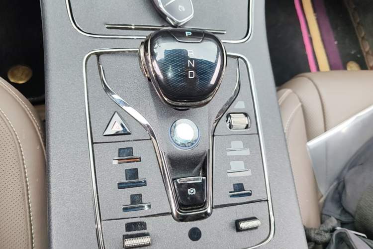 Used BYD Han 2024 DM-i Glory Edition 121KM Prestige Model Gear Lever