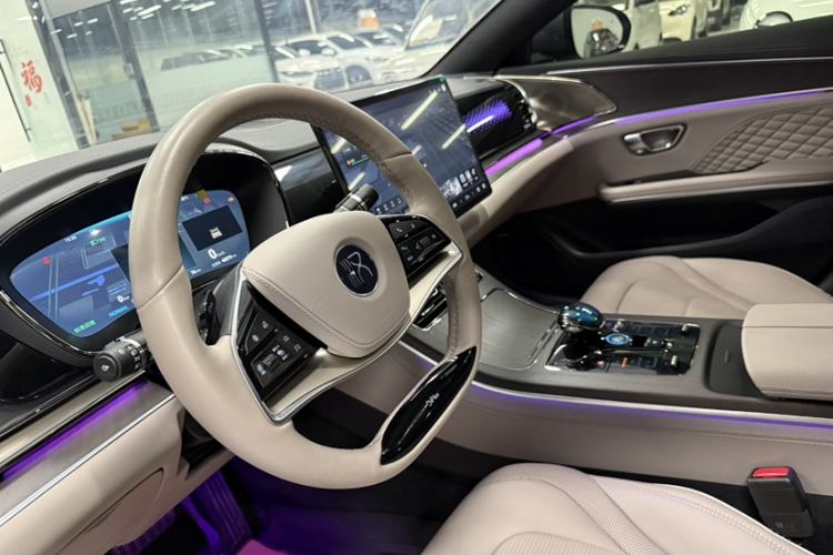 Used BYD Han 2024 EV Glory Edition 610 km All-Wheel Drive "Tian Shen Zhi Jia" Intelligent Driving Model Interior 3