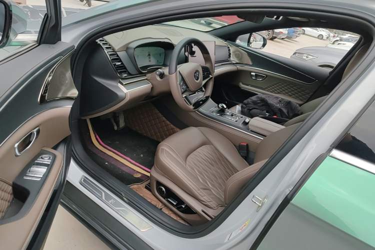 Used BYD Han 2024 DM-i Glory Edition 121KM Prestige Model Left Front Seat