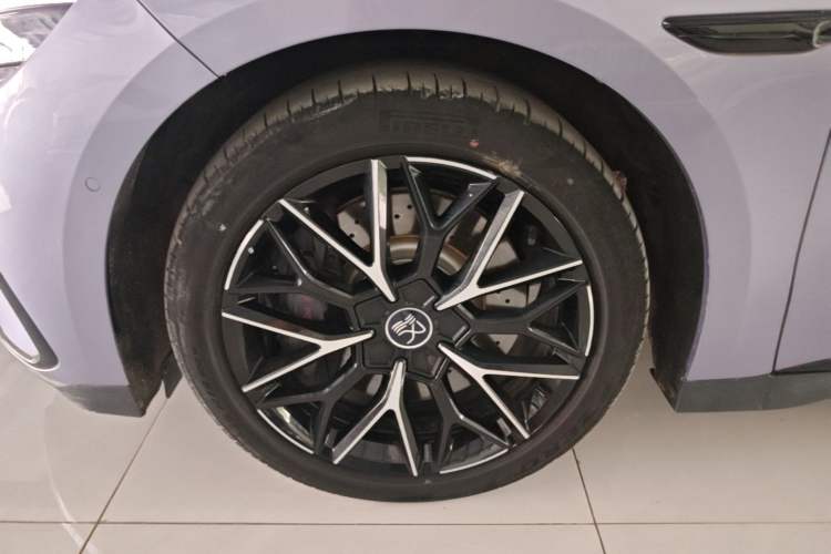 Used BYD Han 2024 EV Glory Edition 610 km All-Wheel Drive "Tian Shen Zhi Jia" Intelligent Driving Model Left Front Wheel Hub