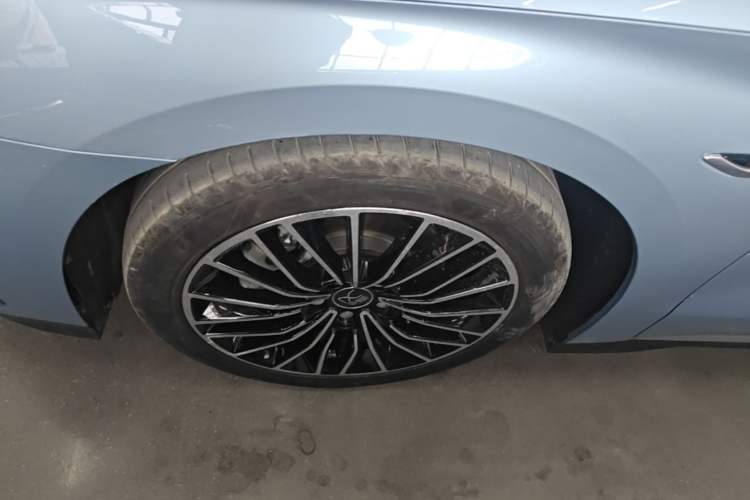 Used BYD Han 2024 DM-i Glory Edition 121KM Prestige Model Left Front Wheel Hub