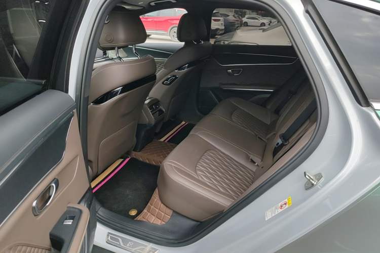 Used BYD Han 2024 DM-i Glory Edition 121KM Prestige Model Left Rear Seat