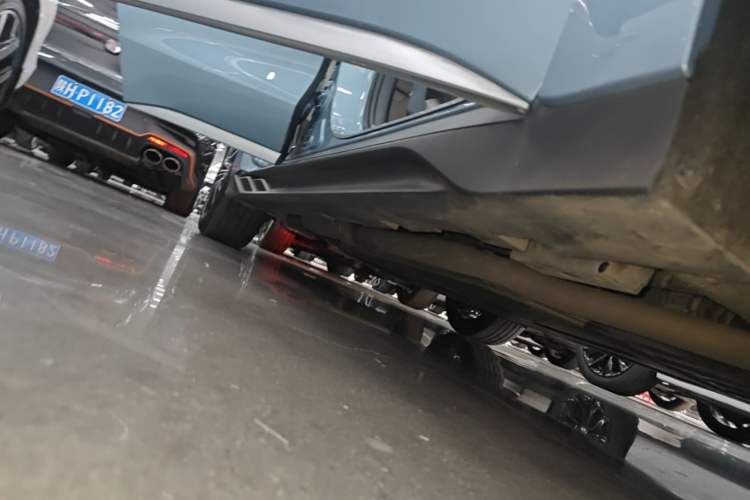 Used BYD Han 2024 DM-i Glory Edition 121KM Prestige Model Right Side Sill