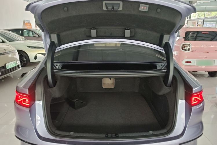 Used BYD Han 2024 EV Glory Edition 610 km All-Wheel Drive "Tian Shen Zhi Jia" Intelligent Driving Model Trunk