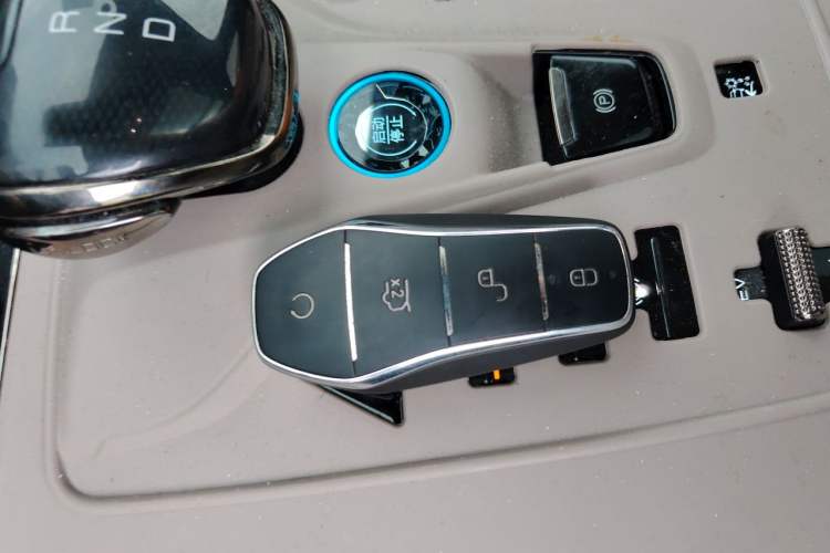 Used BYD Han 2024 DM-i Glory Edition 121KM Premium Model Vehicle Key