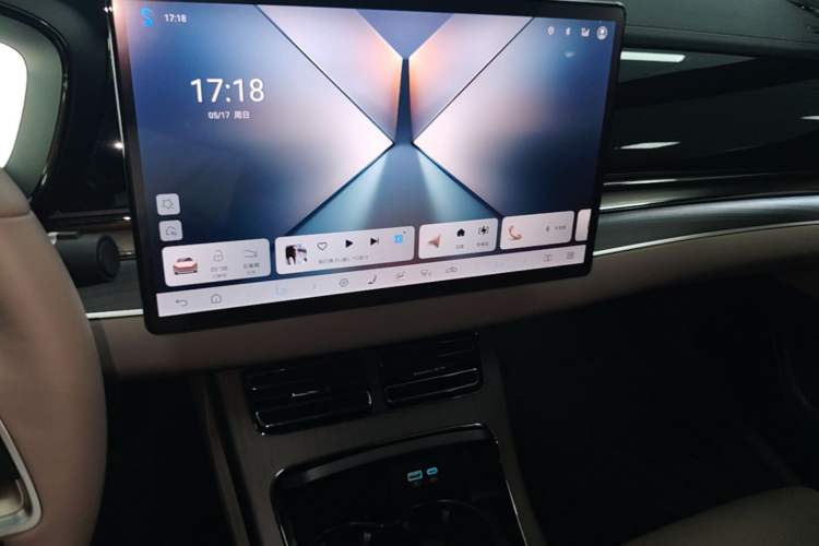 Used BYD Han 2024 DM-i Glory Edition 121KM Premium Model Audio And AC Panel