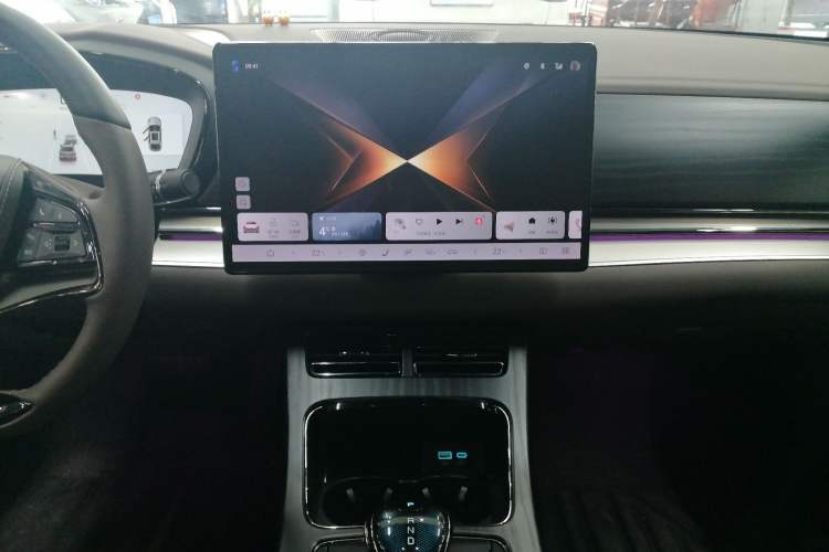 Used BYD Han 2024 DM-i Glory Edition 121KM Prestige Model Audio And AC Panel