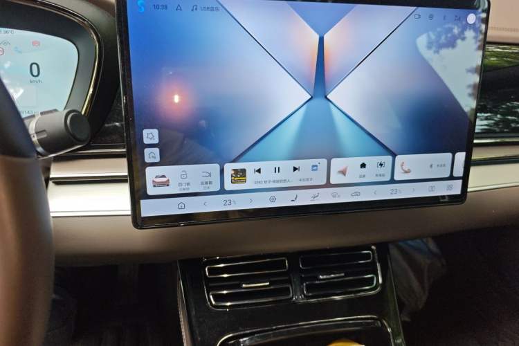 Used BYD Han 2024 EV Glory Edition 506KM Front-Wheel-Drive Premium Model Audio And AC Panel