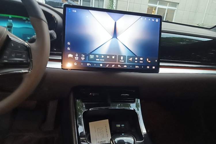 Used BYD Han 2024 EV Glory Edition 506KM Front-Wheel-Drive Premium Model Audio And AC Panel