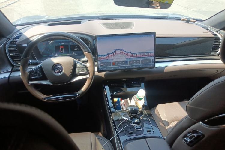 Used BYD Han 2024 EV Glory Edition 605KM Front-Wheel-Drive Premium Model Center Console