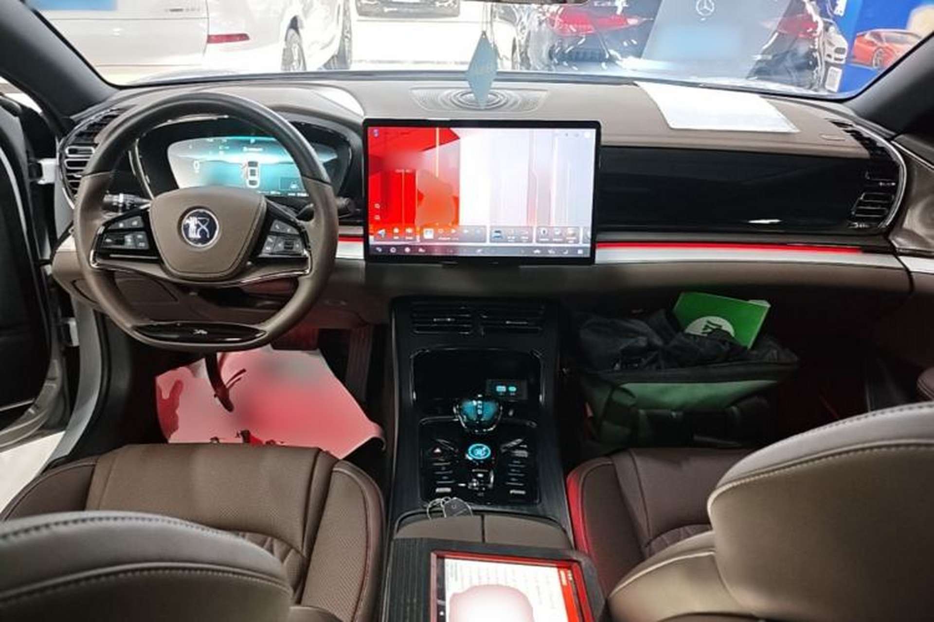Used BYD Han 2024 EV Glory Edition 506KM Front-Wheel-Drive Premium Model Center Console