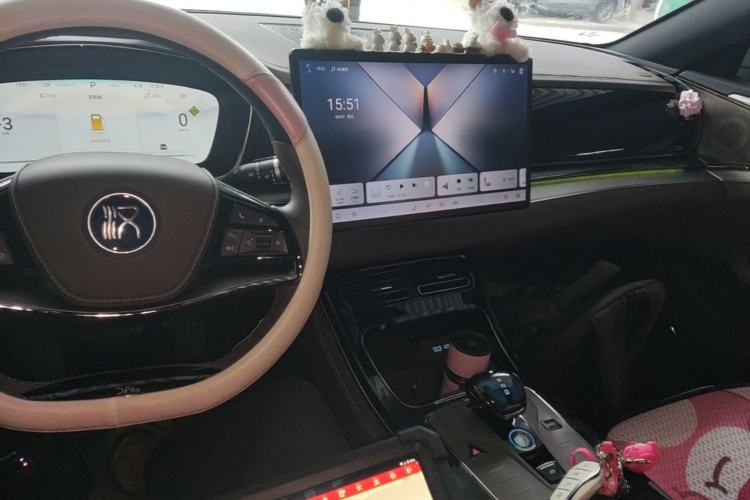 Used BYD Han 2024 DM-i Glory Edition 121KM Prestige Model Center Console