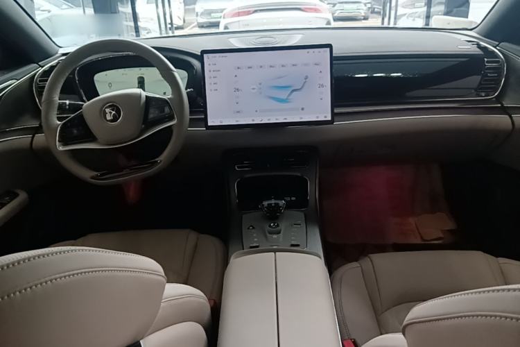 Used BYD Han 2024 DM-i Glory Edition 121KM Premium Model Center Console