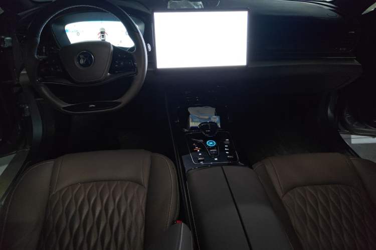 Used BYD Han 2024 DM-i Glory Edition 121KM Elite Model Center Console