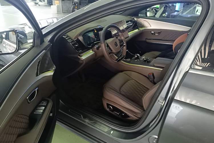 Used BYD Han 2024 DM-i Glory Edition 121KM Elite Model Driver Seat