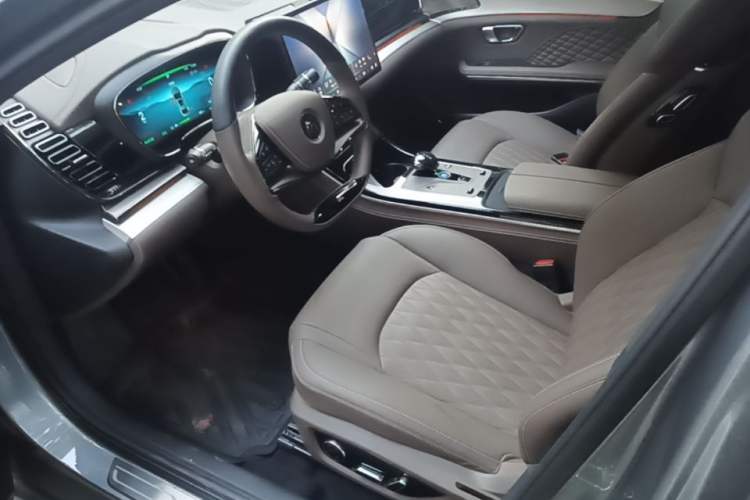 Used BYD Han 2024 EV Glory Edition 506KM Front-Wheel-Drive Premium Model Driver Seat