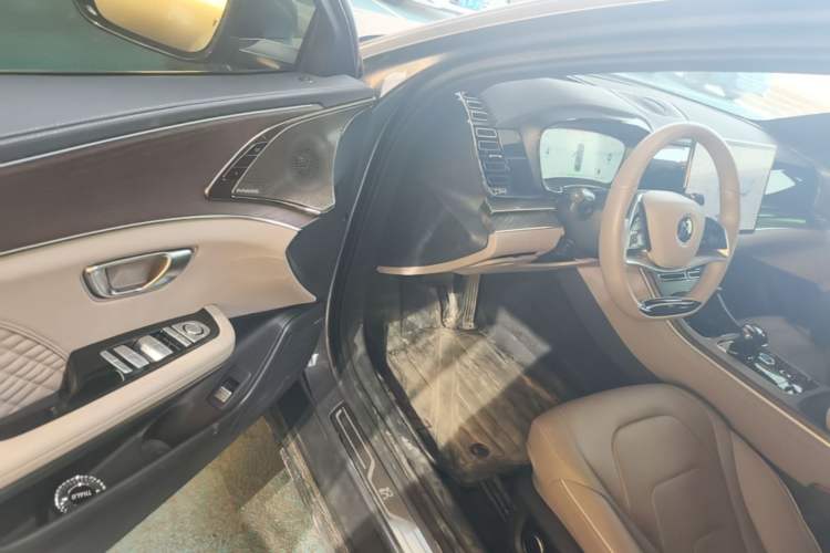 Used BYD Han 2024 EV Glory Edition 610 km All-Wheel Drive "Tian Shen Zhi Jia" Intelligent Driving Model Driver Seat
