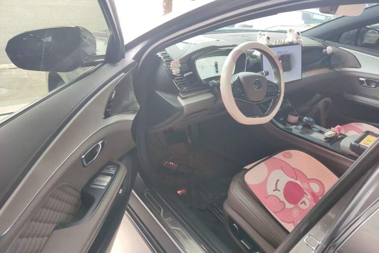 Used BYD Han 2024 DM-i Glory Edition 121KM Prestige Model Driver Seat