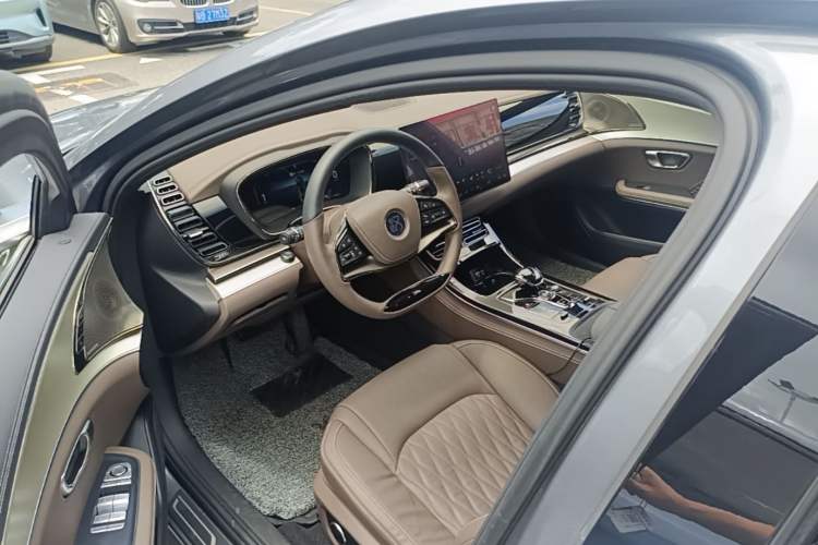 Used BYD Han 2024 EV Glory Edition 605KM Front-Wheel-Drive Premium Model Driver Seat