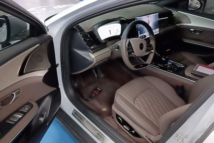 Used BYD Han 2024 DM-i Glory Edition 121KM Elite Model Driver Seat