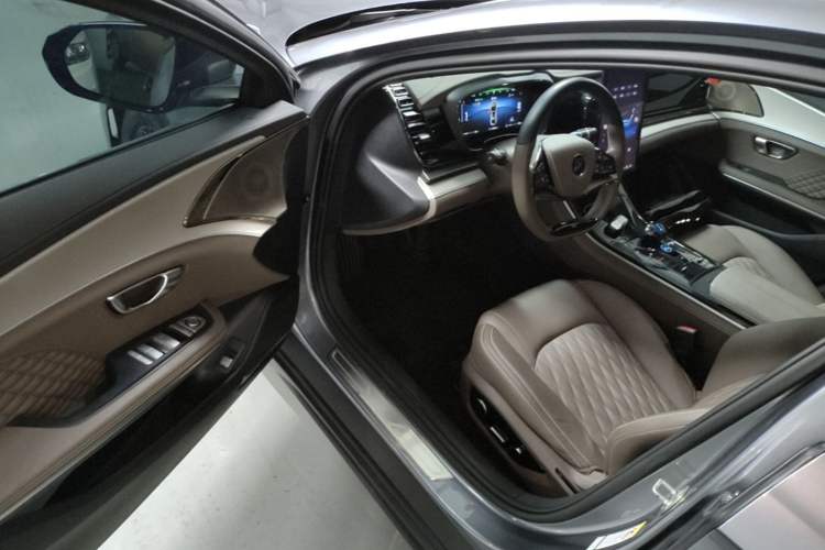 Used BYD Han 2024 DM-i Glory Edition 121KM Elite Model Driver Seat