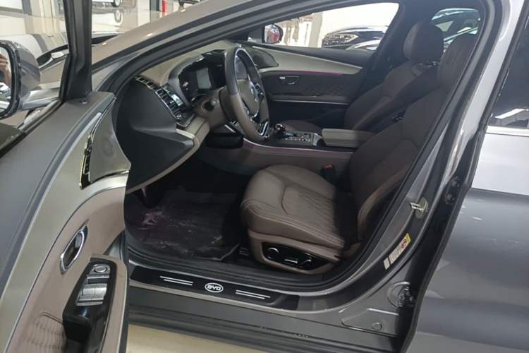 Used BYD Han 2024 DM-i Glory Edition 121KM Prestige Model Driver Seat