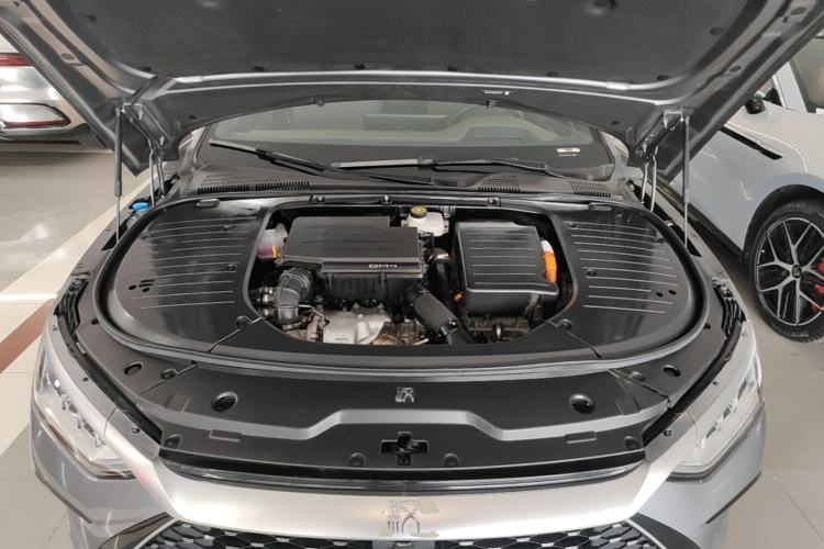Used BYD Han 2024 DM-i Glory Edition 121KM Premium Model Engine Bay