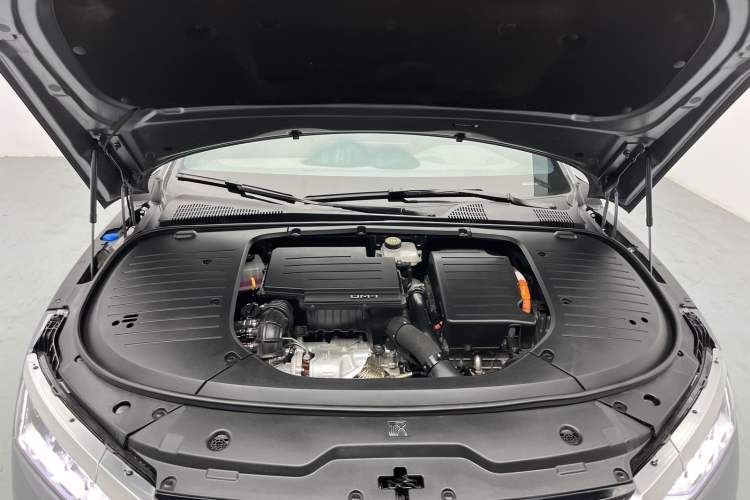 Used BYD Han 2024 DM-i Glory Edition 121KM Prestige Model Engine Bay