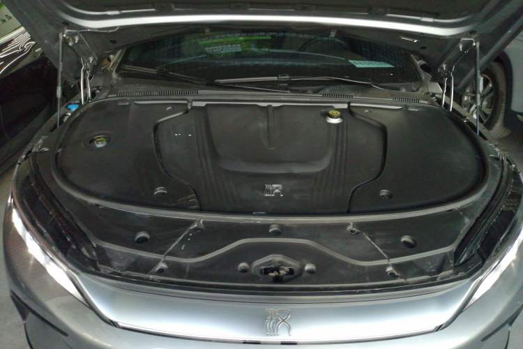Used BYD Han 2024 EV Glory Edition 506KM Front-Wheel-Drive Premium Model Engine Bay