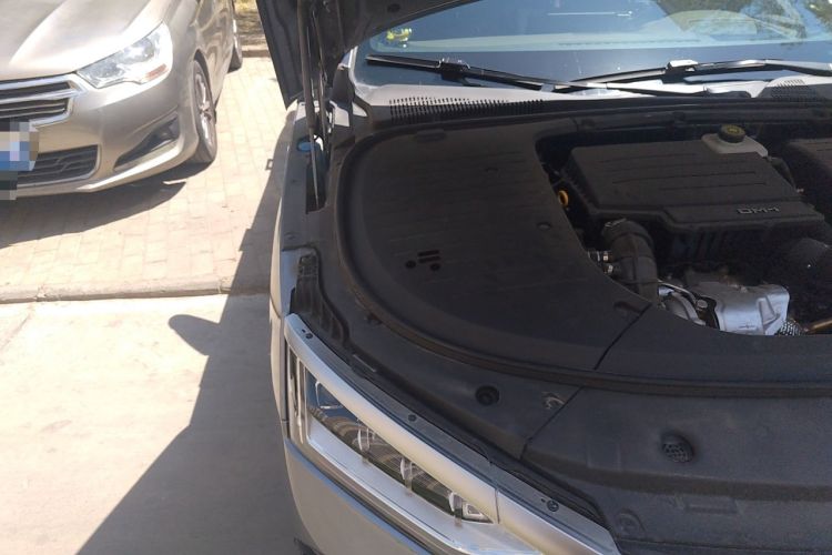 Used BYD Han 2024 DM-i Glory Edition 121KM Premium Model Engine Bay Right