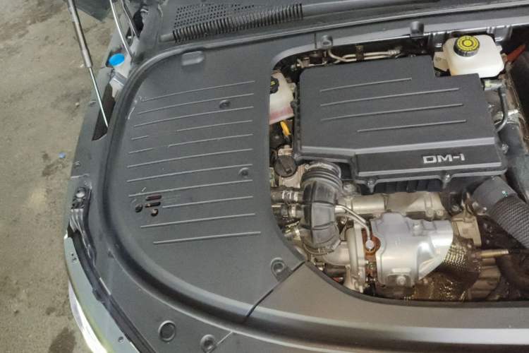 Used BYD Han 2024 DM-i Glory Edition 121KM Prestige Model Engine Bay Right