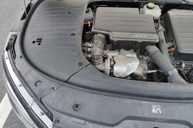 Used BYD Han 2024 DM-i Glory Edition 121KM Elite Model Engine Bay Right