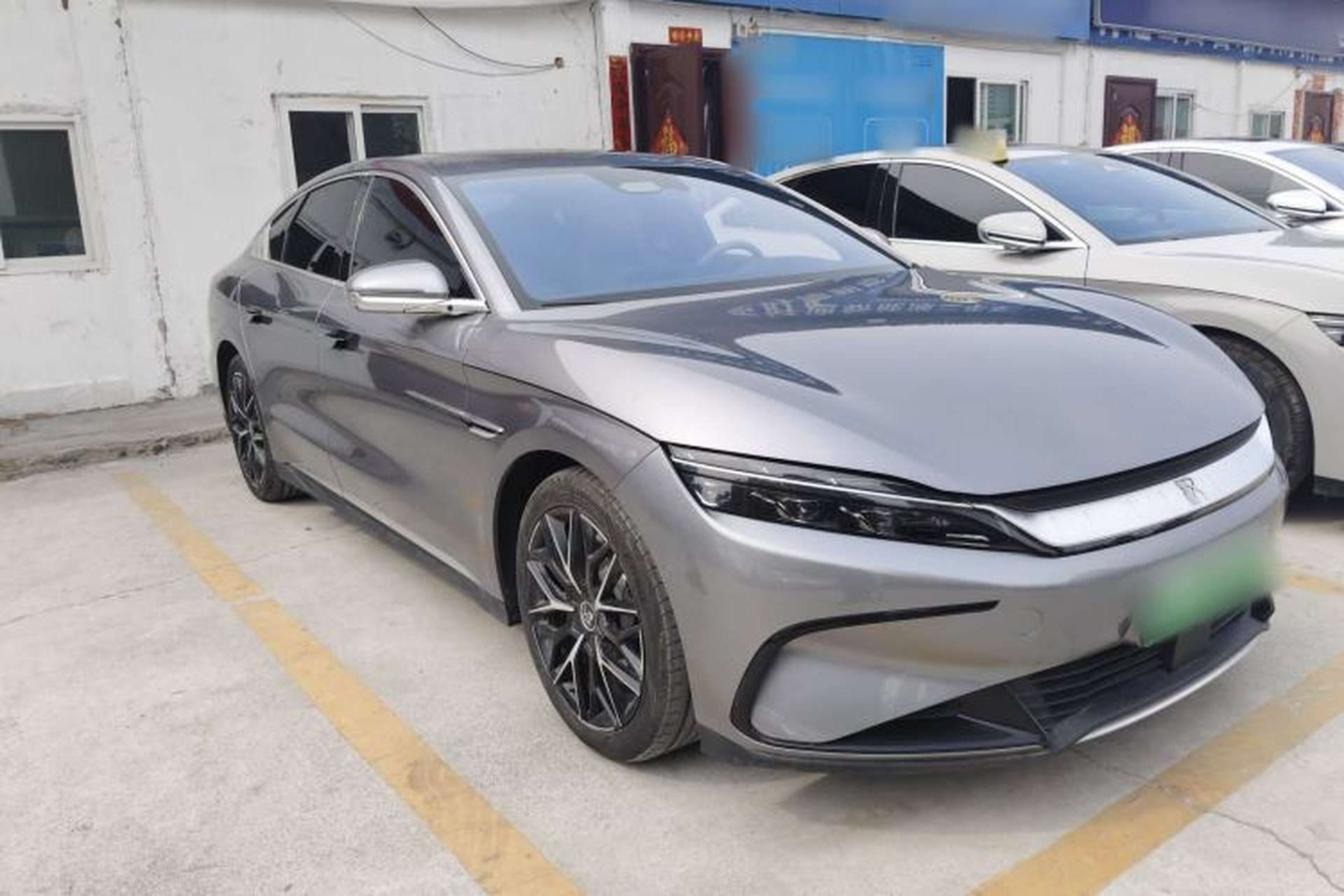 Used BYD Han 2024 EV Glory Edition 610 km All-Wheel Drive "Tian Shen Zhi Jia" Intelligent Driving Model Exterior 1