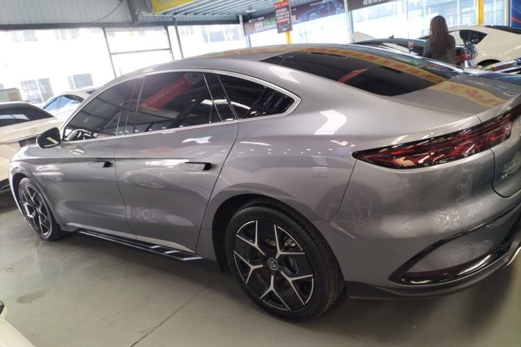 Used BYD Han 2024 EV Glory Edition 605KM Front-Wheel-Drive Premium Model Exterior 3