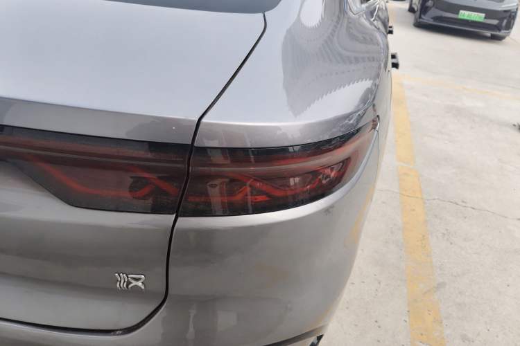 Used BYD Han 2024 EV Glory Edition 610 km All-Wheel Drive "Tian Shen Zhi Jia" Intelligent Driving Model Exterior 3