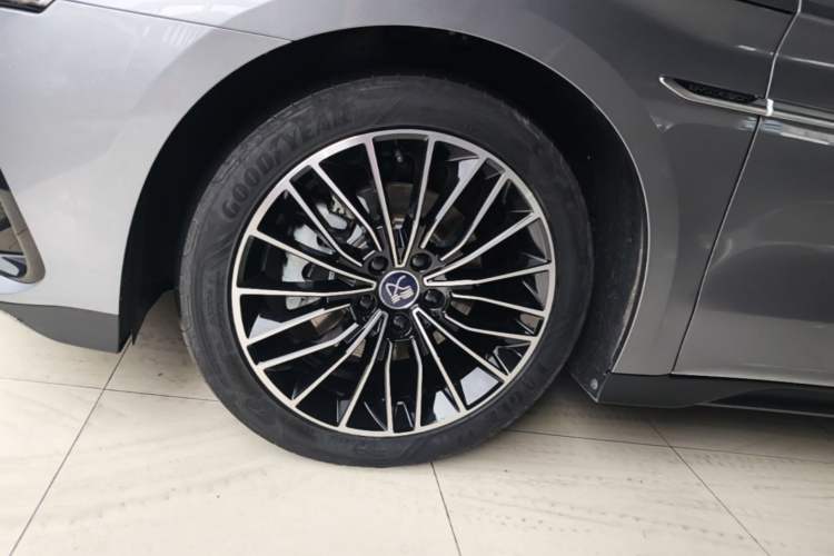 Used BYD Han 2024 DM-i Glory Edition 121KM Premium Model Exterior 4