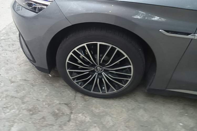 Used BYD Han 2024 EV Glory Edition 506KM Front-Wheel-Drive Premium Model Exterior 4