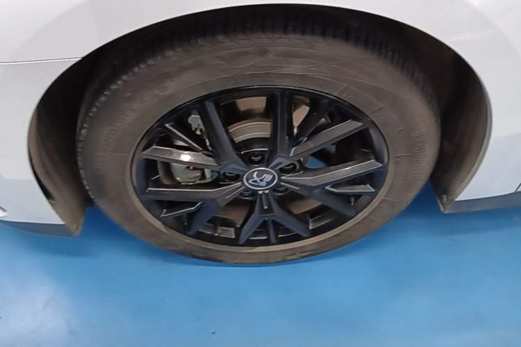 Used BYD Han 2024 DM-i Glory Edition 121KM Elite Model Exterior 4