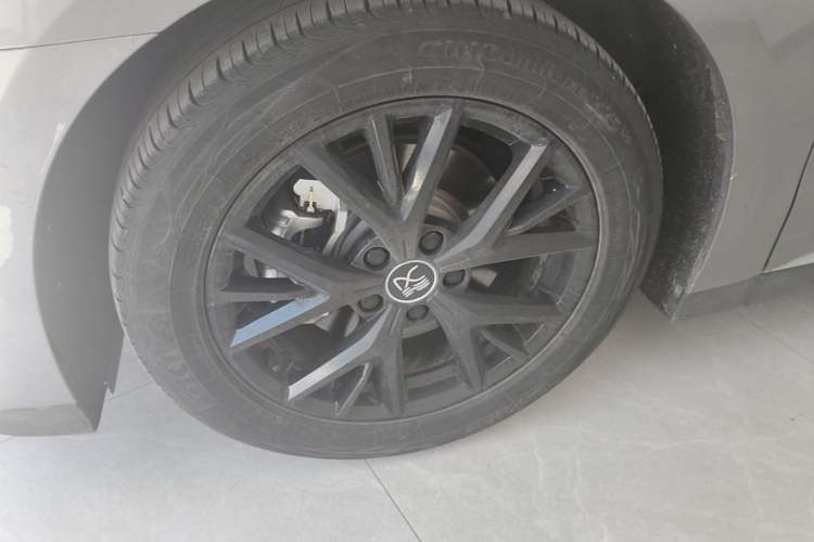 Used BYD Han 2024 DM-i Glory Edition 121KM Elite Model Exterior 4