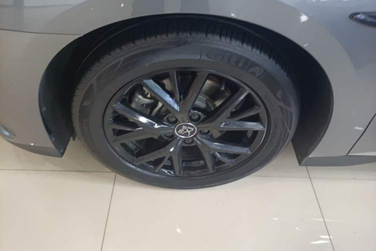 Used BYD Han 2024 DM-i Glory Edition 121KM Prestige Model Exterior 4
