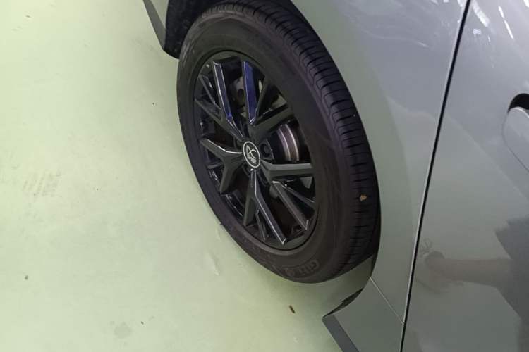 Used BYD Han 2024 DM-i Glory Edition 121KM Elite Model Exterior 5