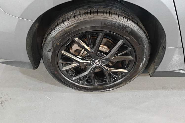 Used BYD Han 2024 DM-i Glory Edition 121KM Elite Model Exterior 5
