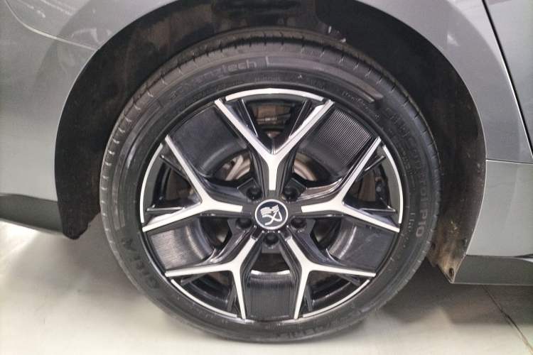 Used BYD Han 2024 EV Glory Edition 605KM Front-Wheel-Drive Premium Model Exterior 8