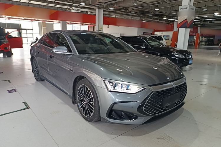 Used BYD Han 2024 DM-i Glory Edition 121KM Premium Model Front Right 45 Deg