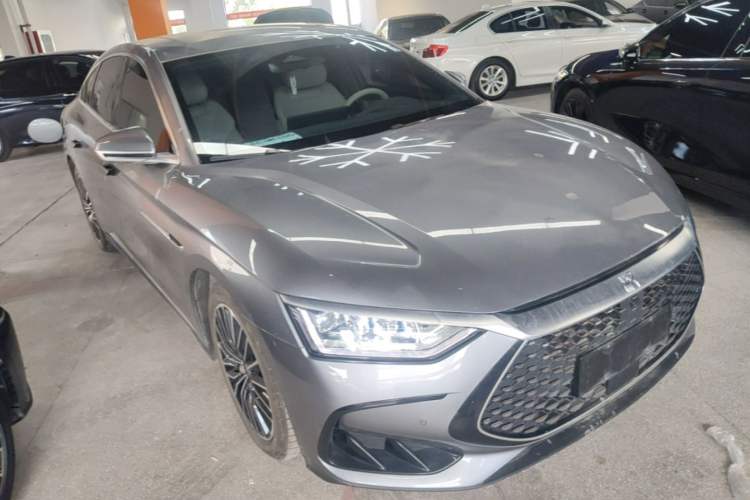 Used BYD Han 2024 DM-i Glory Edition 121KM Prestige Model Front Right 45 Deg