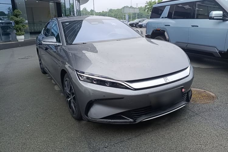 Used BYD Han 2024 EV Glory Edition 610 km All-Wheel Drive "Tian Shen Zhi Jia" Intelligent Driving Model Front Right 45 Deg