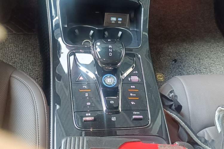 Used BYD Han 2024 EV Glory Edition 506KM Front-Wheel-Drive Premium Model Gear Lever