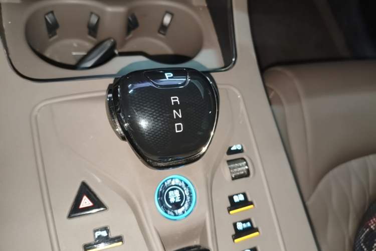 Used BYD Han 2024 EV Glory Edition 506KM Front-Wheel-Drive Premium Model Gear Lever